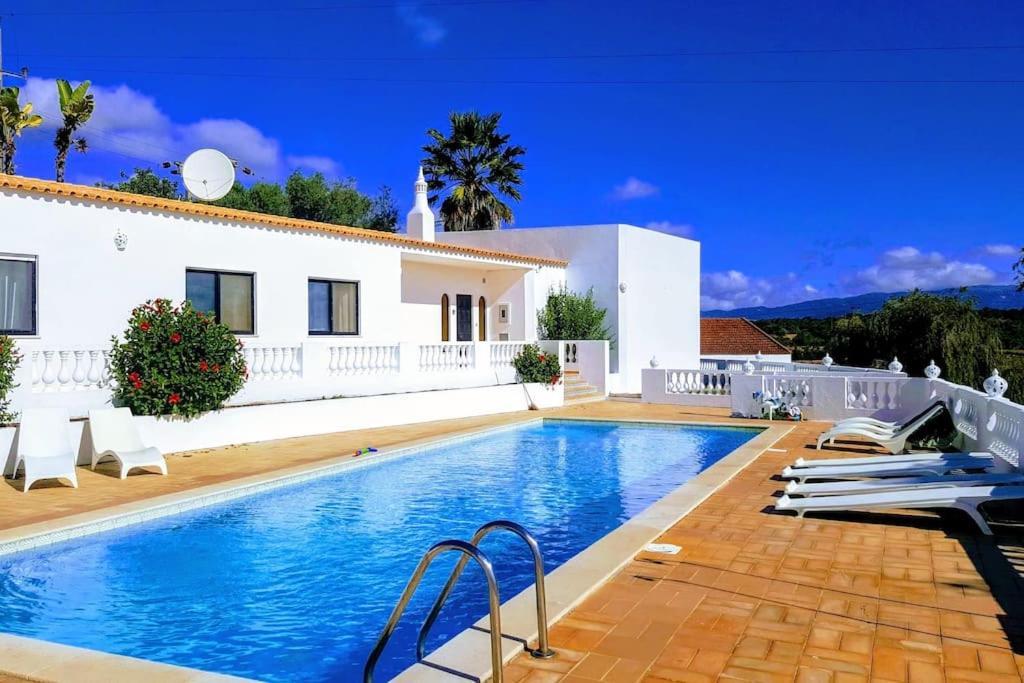 Blue Skies Villas 1&2 Mexilhoeira Grande Екстериор снимка