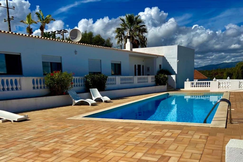 Blue Skies Villas 1&2 Mexilhoeira Grande Екстериор снимка